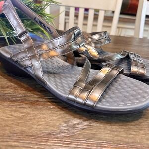 Clarks Privo Women's‎ Gun Metal Shimmering Ankle Strap Comfort Sandals Size 9.5M